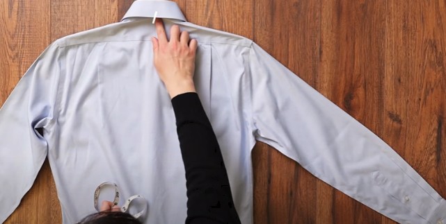 Locate The Center Back Of The Collar